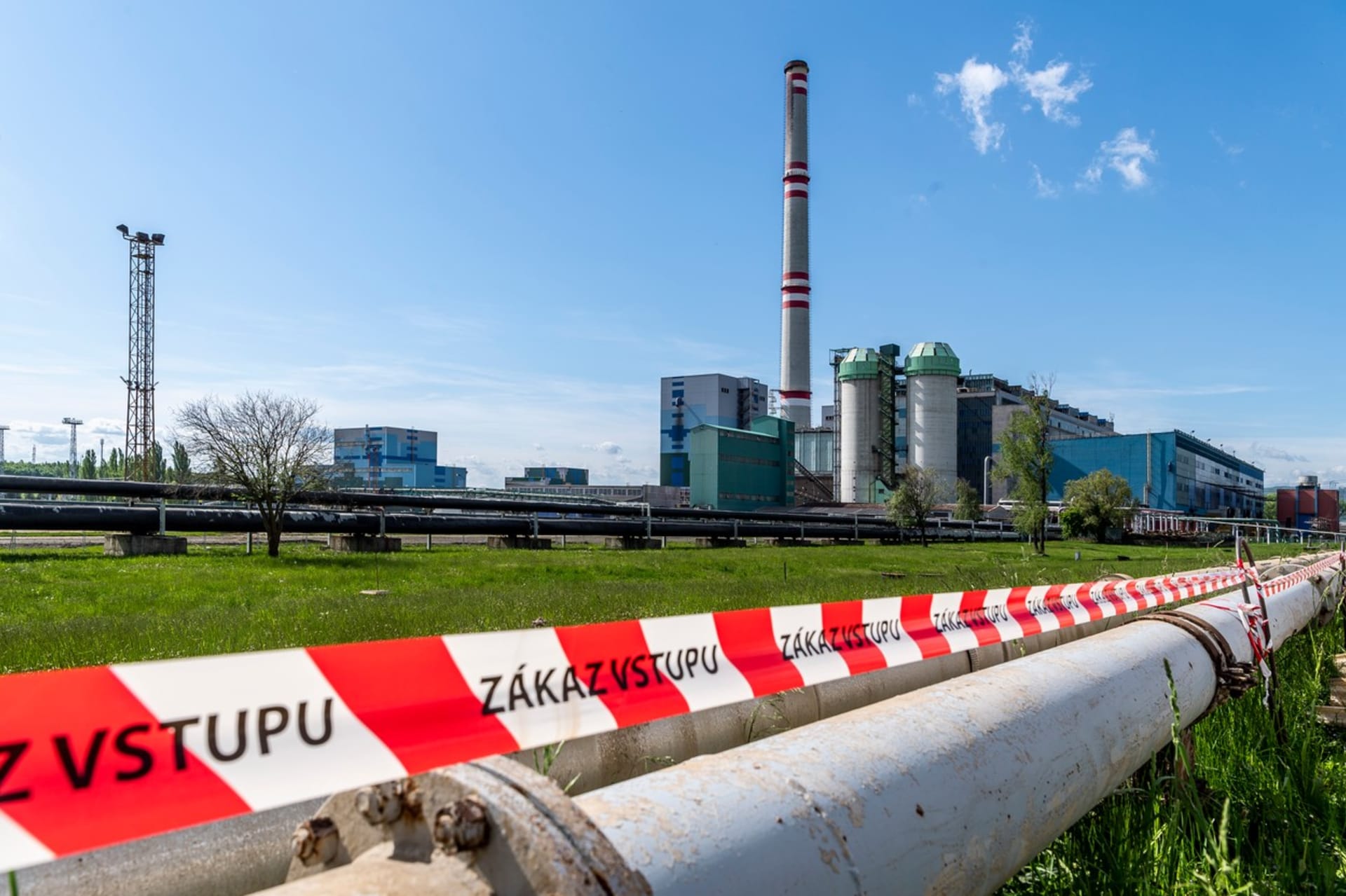 Odstřel 200 metrů vysokého komína symbolicky zakončí 56letou éru Elektrárny Prunéřov I. Provoz elektrárny byl ukončen 30. června 2020.