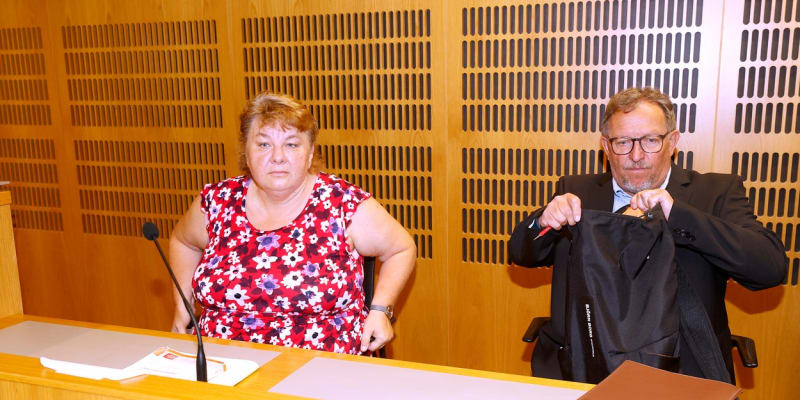 Učitelka Martina Bednářová (vlevo)
