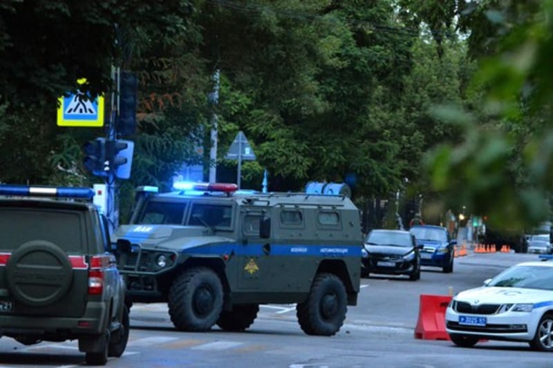 Obrněná vozidla blokovala ulice po prohlášení šéfa Wagnera Jevgenije Prigožina v Rostově na Donu, Rusko, 24. června 2023.