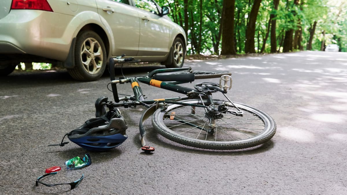 Srážka auta s cyklistou - ilustrační foto