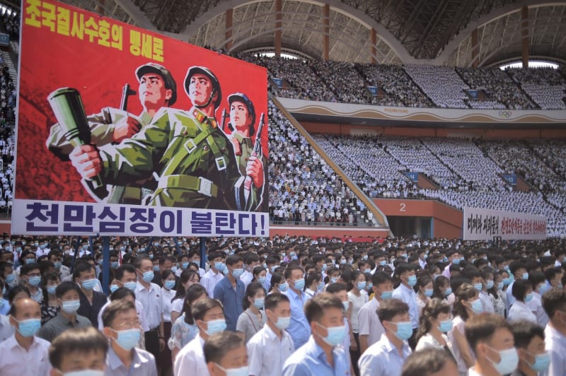 V Pchjongjangu přes 100 000 lidí dávalo najevo svůj odpor vůči USA.