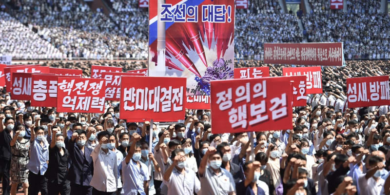 V Pchjongjangu přes 100 000 dávalo najevo svůj odpor vůči USA.