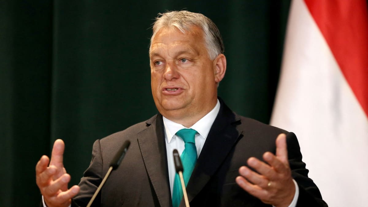 Maďarský premiér Viktor Orbán se stále zastává ruského prezidenta Vladimira Putina i po agresi na Ukrajině.
