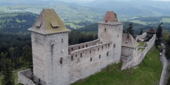 Nejvýše položený hrad v Česku se od 14. století takřka nezměnil. Kašperk bránil Zlatou stezku