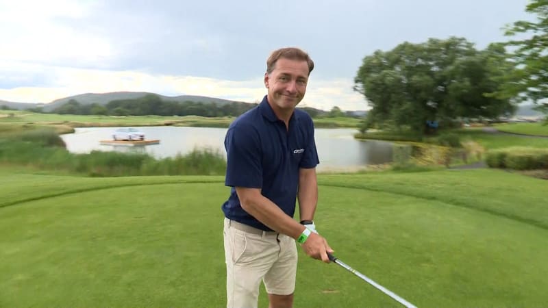 Petr Vondráček ve volném čase rád hraje golf. 