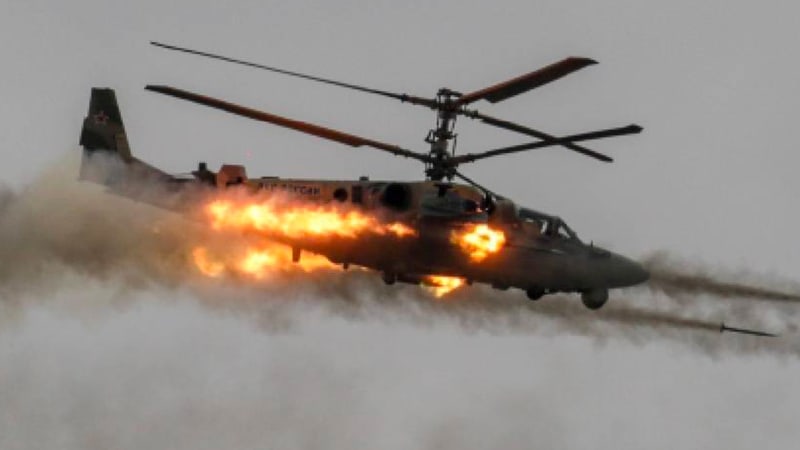 Kamov Ka-52 odpaluje rakety
