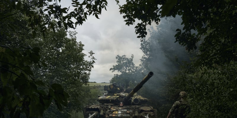 Ukrajinský tank poblíž Bachmutu