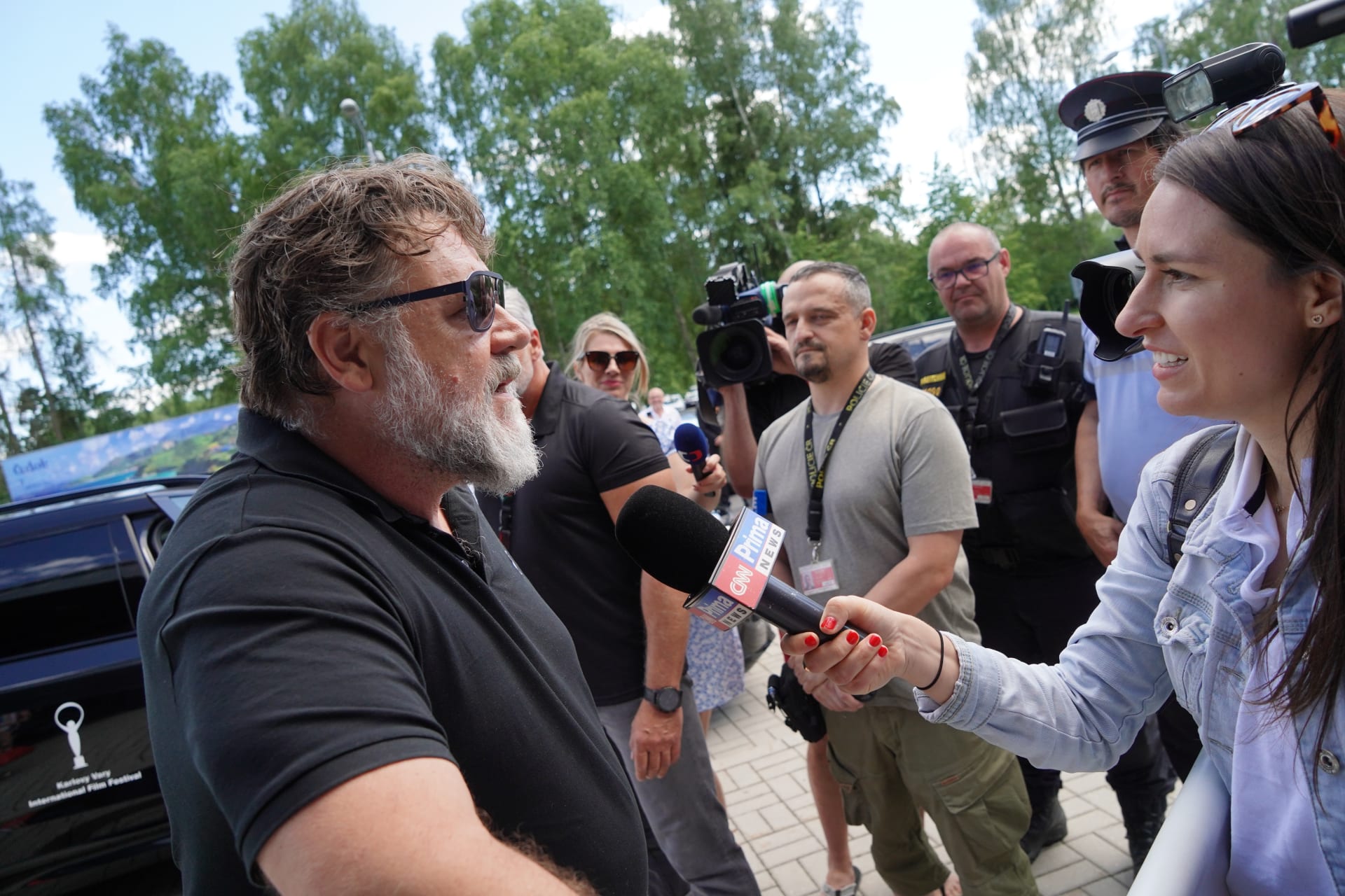 Russell Crowe hned poskytl rozhovor pro CNN Prima NEWS. 