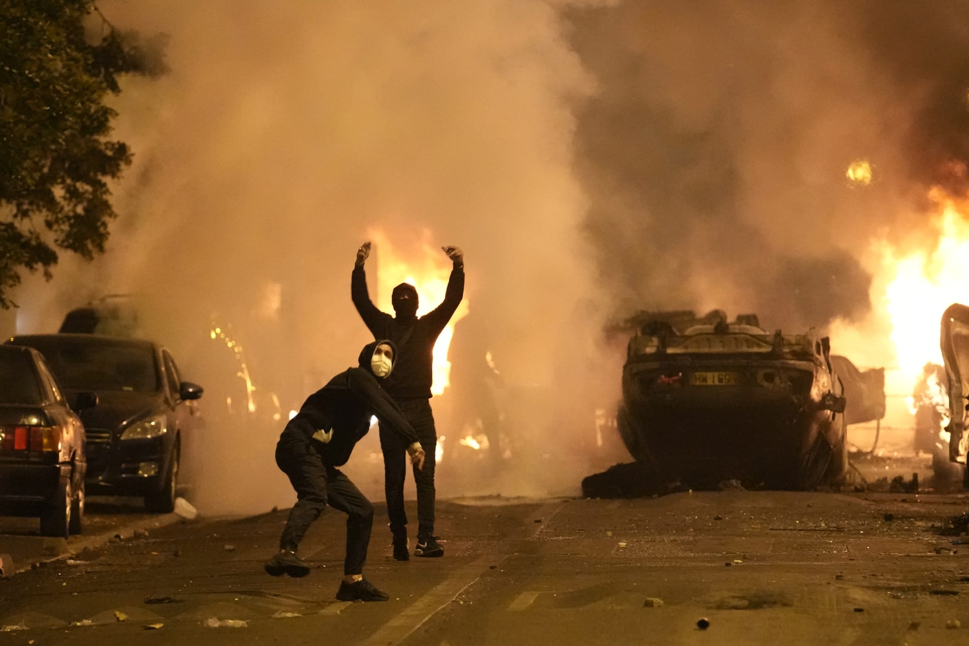 Ve Francii vypukly nepokoje poté, co policista zastřelil mladíka.