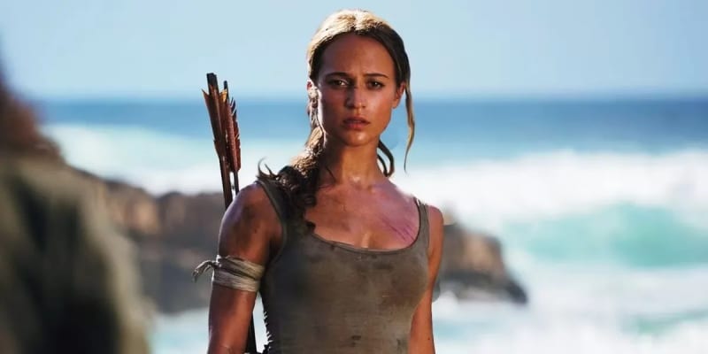 Herečka Alicia Vikander ve filmu Tomb Raider.