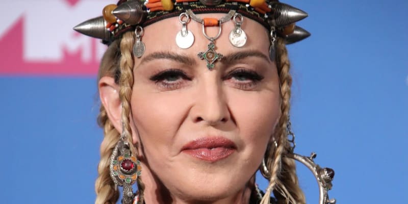 Madonna se dosud nevyjádřila.