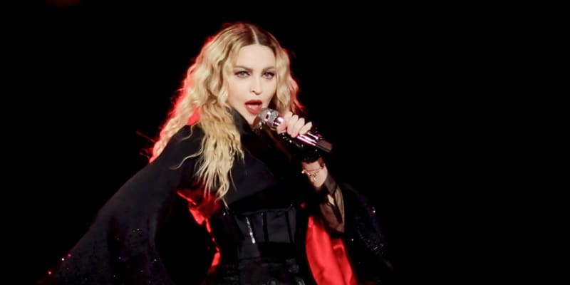 Zpěvačka Madonna je ve vážném stavu na JIP.