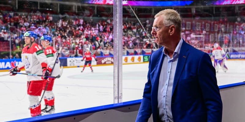 Finský trenér Kari Jalonen již nebude koučovat českou hokejovou reprezentaci.