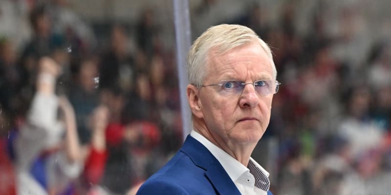 Finský trenér Kari Jalonen již nebude koučovat českou hokejovou reprezentaci.
