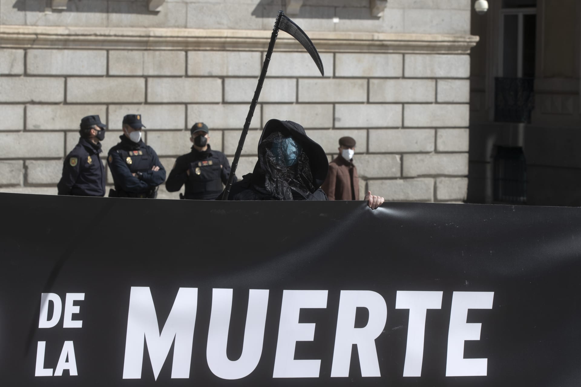 Legalizace asistované sebevraždy ve Španělsku v roce 2021 vyvolala vnu protestů.