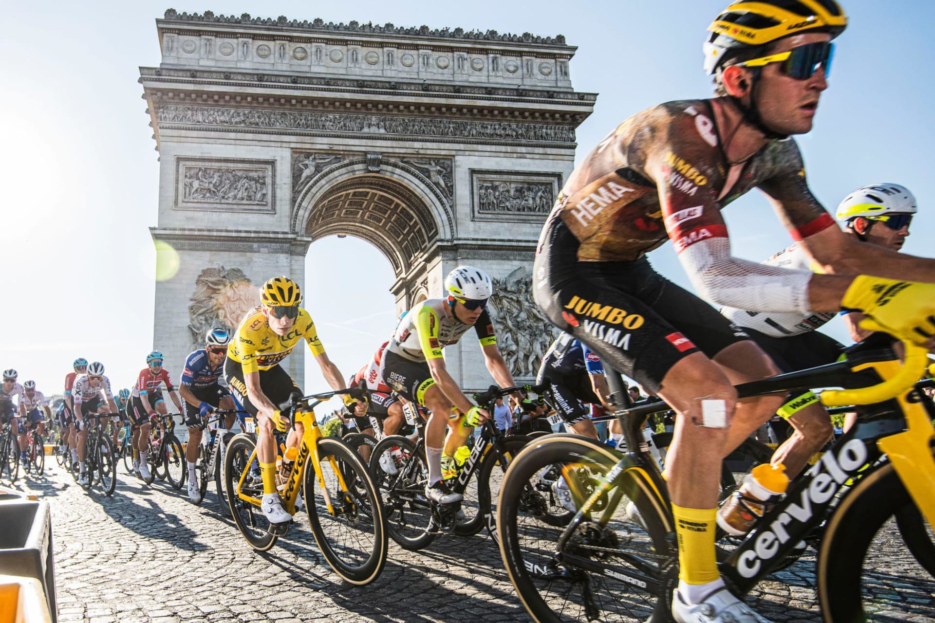 Kdo vystřídá na letošní Tour de France Jonase Vingegaarda, který dominoval v tomto nejslavnějším etapovém cyklistickém závodě vloni?