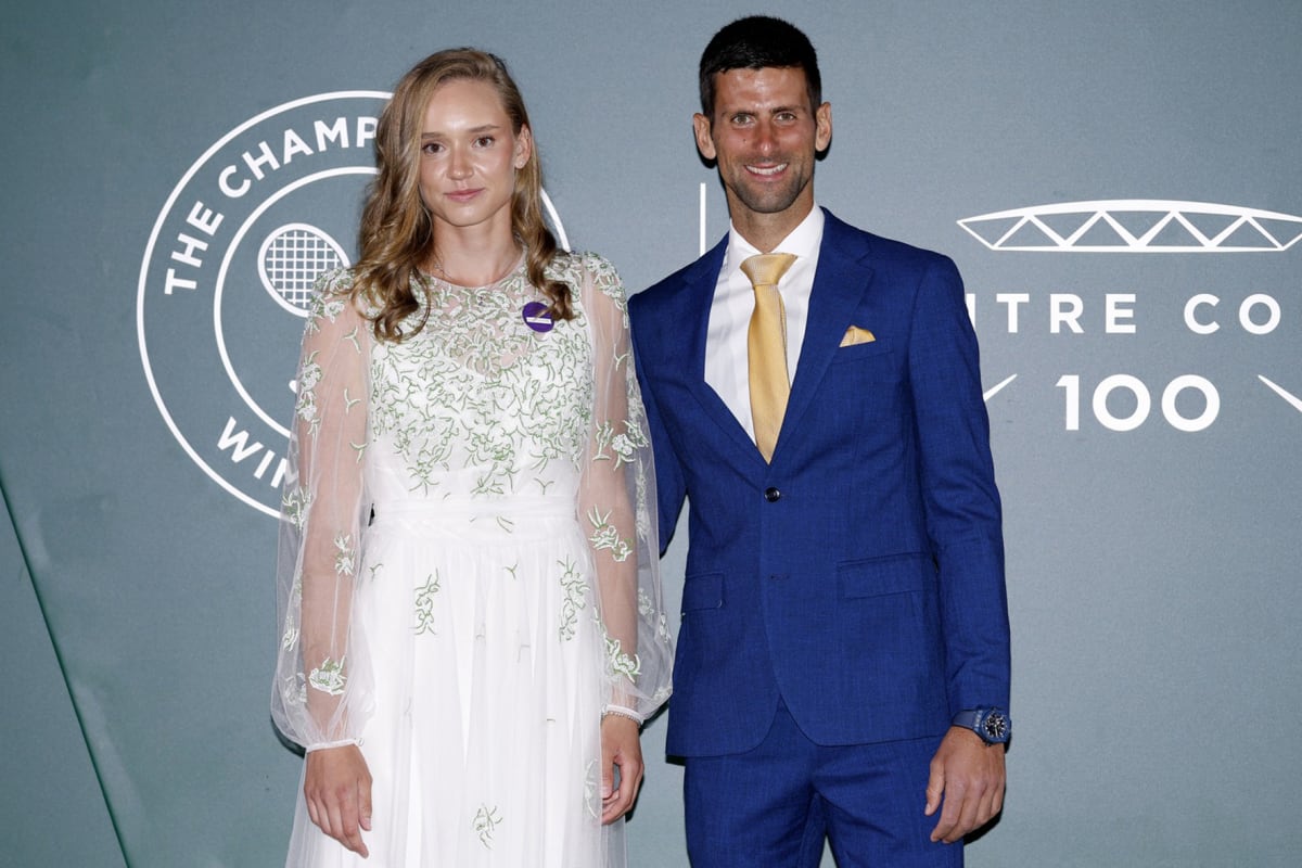 Kdo ovládne travnaté dvorce Wimbledonu po loňských vítězích Jeleně Rybakinové a Novaku Djokovičovi? V každé z obou hlavních kategorií bude vítěz brát stejnou částku. Pětinásobek honoráře pro vítěze Tour de France v kategorii mužů a padesátinásobek u žen.