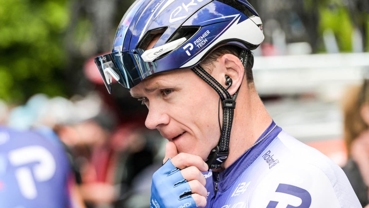 Na děleném druhém místě nejlépe honorovaných cyklistů stojí Chris Froome, který má u nepříliš silného týmu Israel-Premier Tech nasmlouvaný roční plat 5,5 milionu eur.