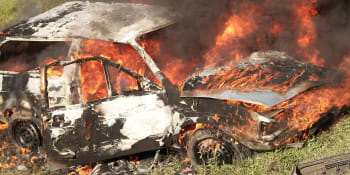 Hrdina: Američan z hořícího auta vytáhl zraněného řidiče a zachránil mu život
