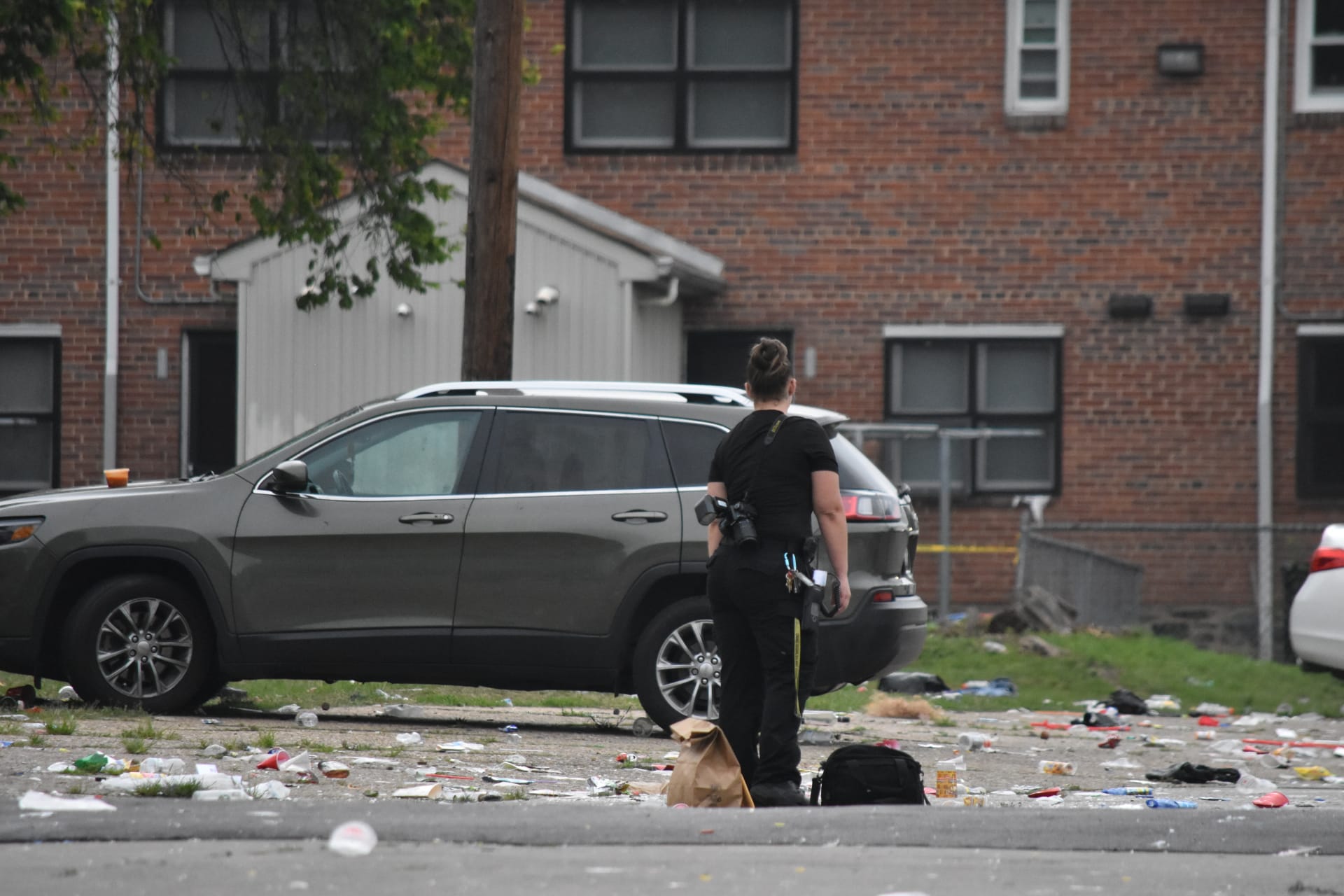 Nejméně dva lidé přišli v noci na dnešek o život a 28 utrpělo zranění při střelbě ve městě Baltimore v americkém státu Maryland. 