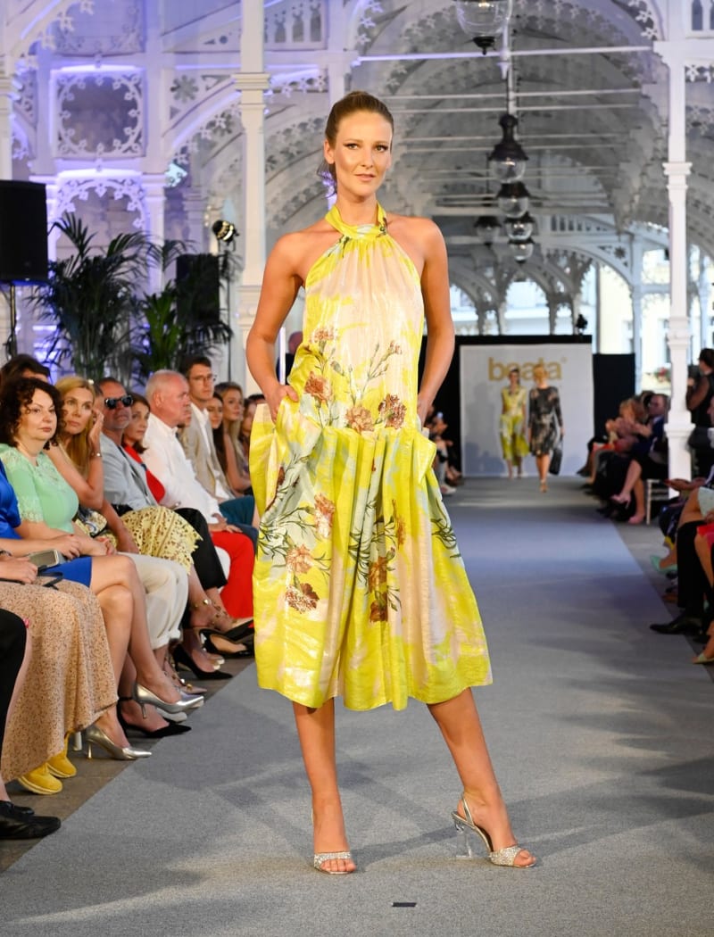 Prohlédněte si nové stylové kousky z dílny módní návrhářky Beaty Rajské (2. 7. 2023).