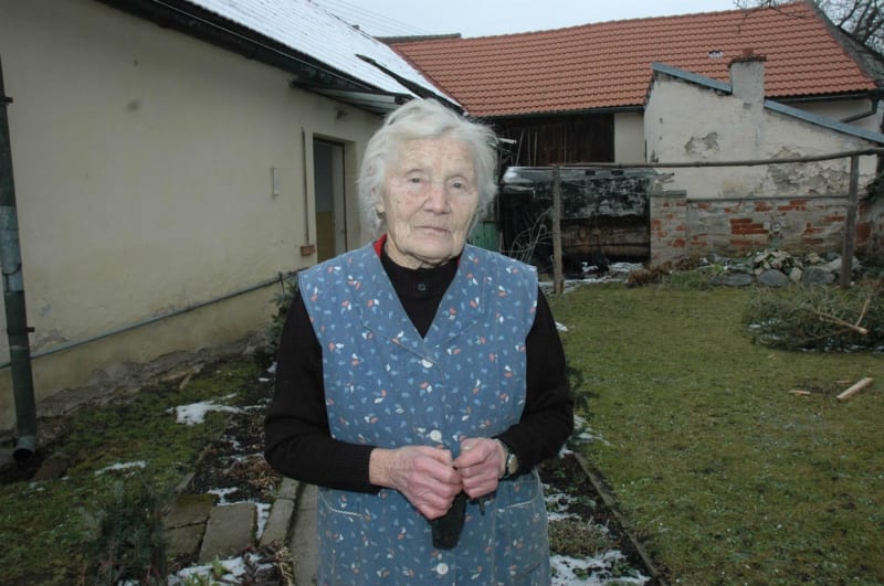 Představitelka Konopnice Marie Pilátová se dožila úctyhodného věku - 93 let. S představitelkou Kelišky Marií Švecovou byly ve skutečnosti sestřenice. 