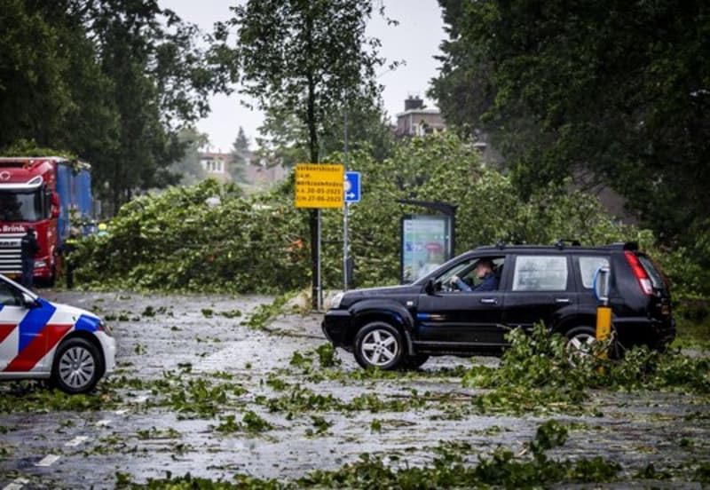 Nizozemsko zasáhla extrémně silná bouře Poly.