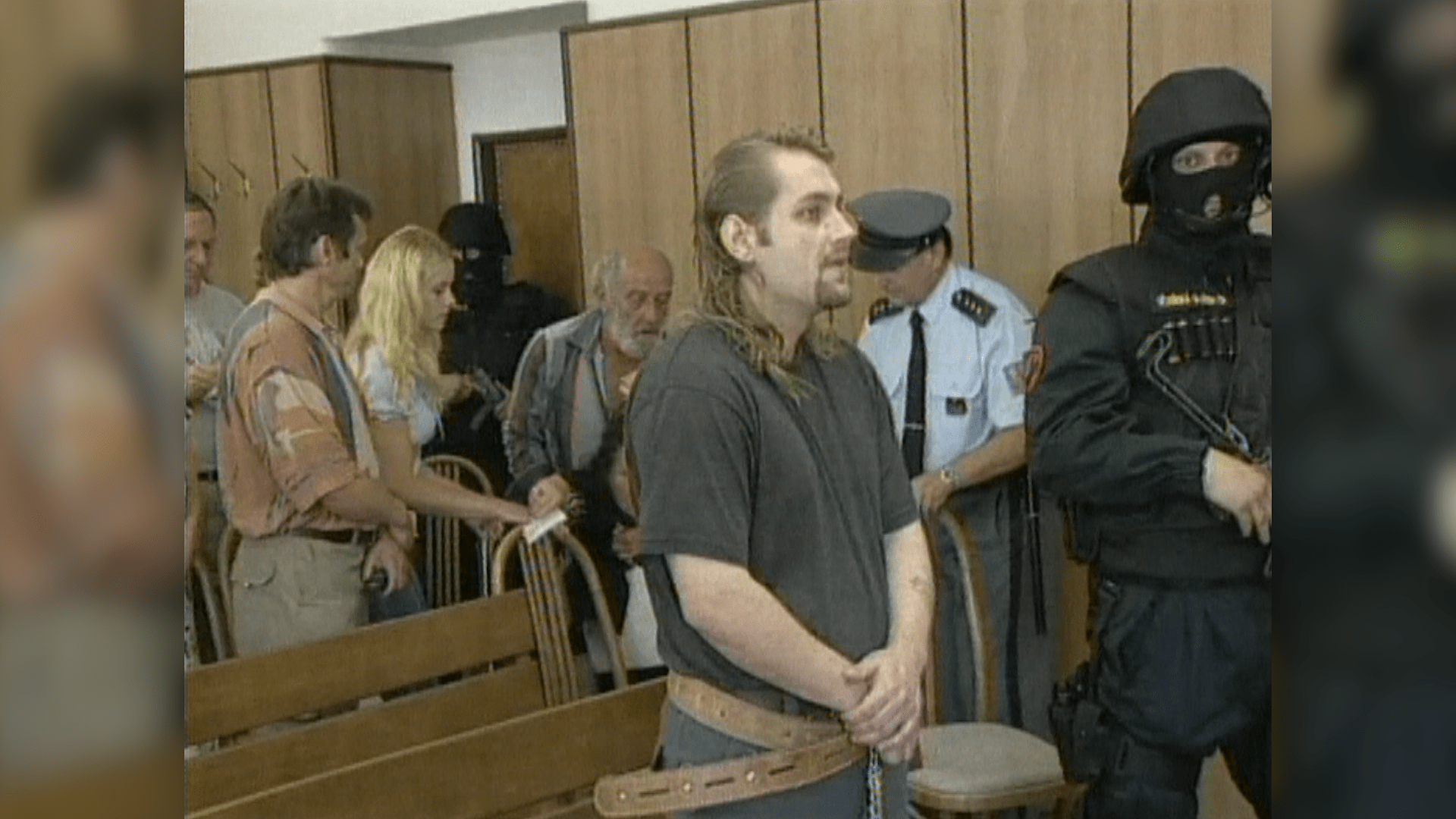 Pavel Záruba si v soudní síni v roce 2003 vyslechl zdůvodnění rozsudku za vraždu.