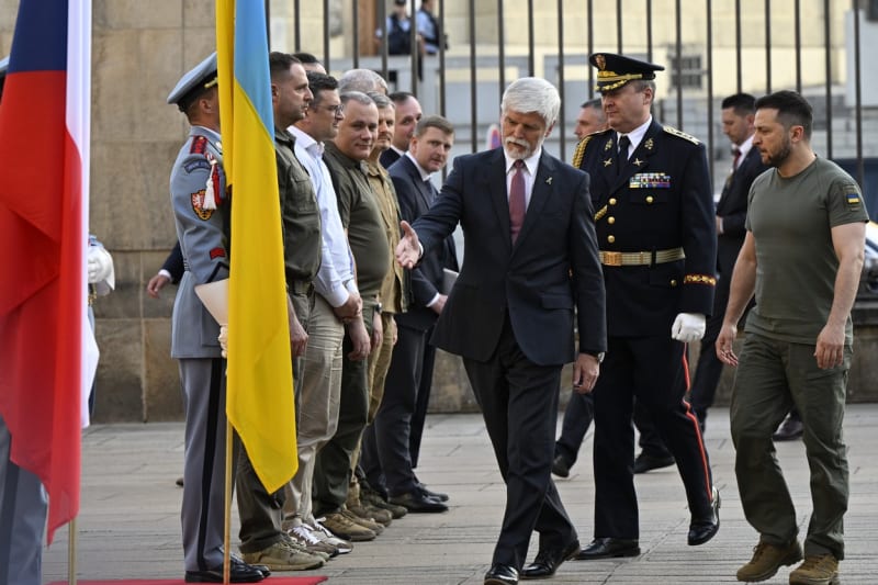Prezident Petr Pavel přivítal ukrajinskou hlavu státu Volodymyra Zelenského na Pražském hradě. (6. 7. 2023)