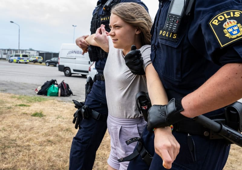 Policie Gretu Thunbergovou obvinila v souvislosti s protestní akcí, která se konala 19. června ve švédském Malmö.