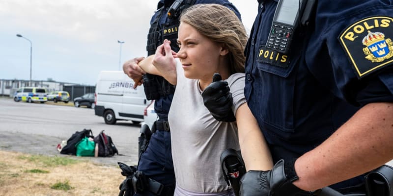 Policie Gretu Thunbergovou obvinila v souvislosti s protestní akcí, která se konala 19. června ve švédském Malmö.