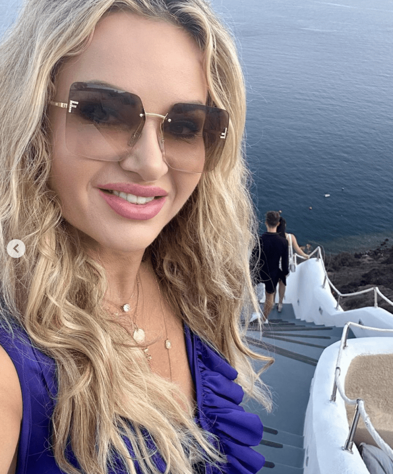 Monika Babišová na dovolené na řeckém ostrově Santorini