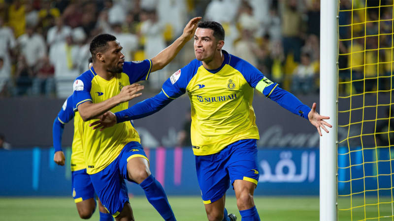 Saudská Arábie skupuje fotbalové hvězdy za miliardy. Stane se sportovní velmocí?
