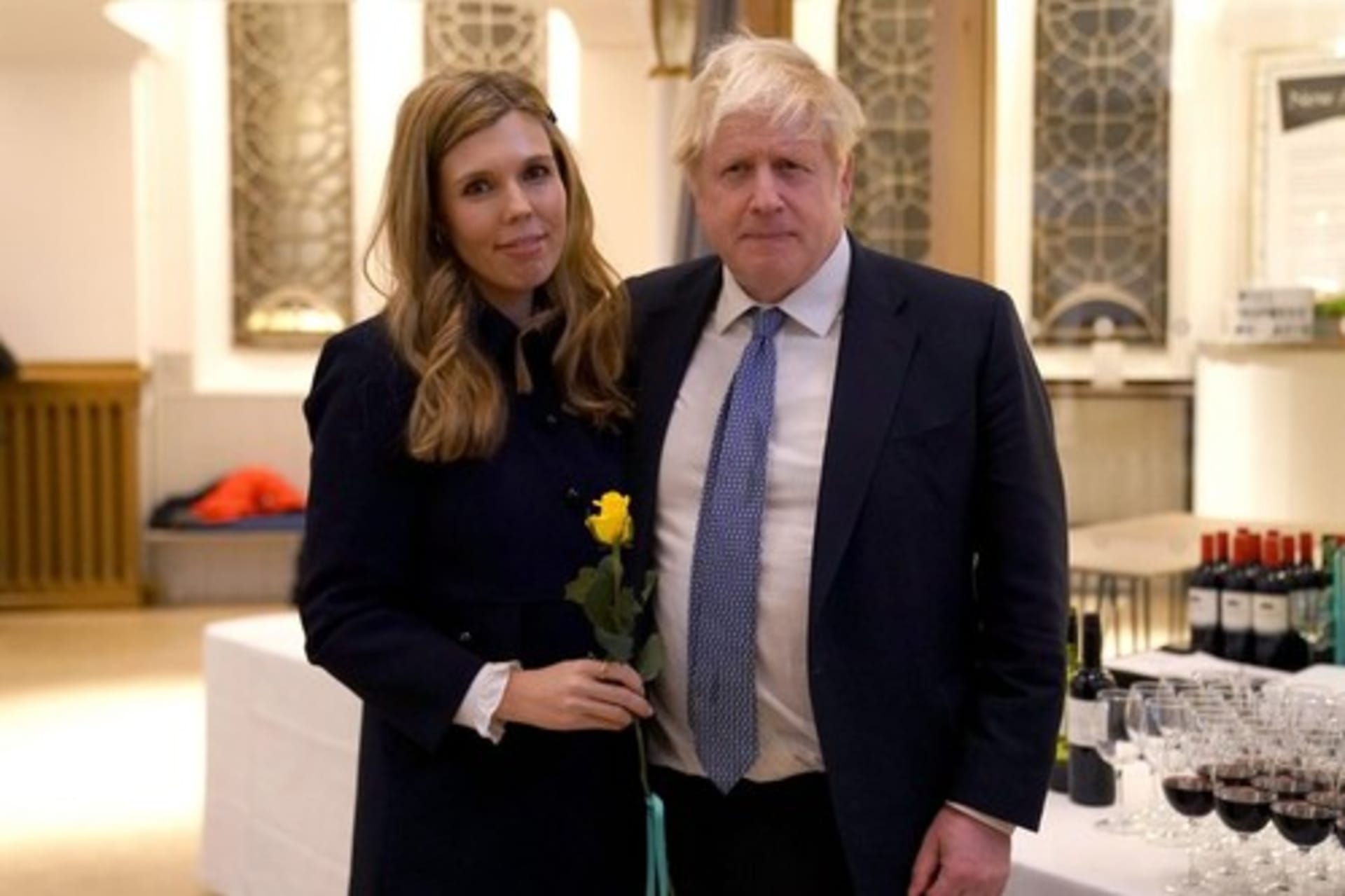 Boris a Carrie Johnsonovi přivítali nového člena do rodiny.