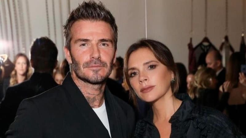 Fotbalistu Davida Beckhama s manželkou obvinili z toho, že na ně donášejí médiím i královské rodině.