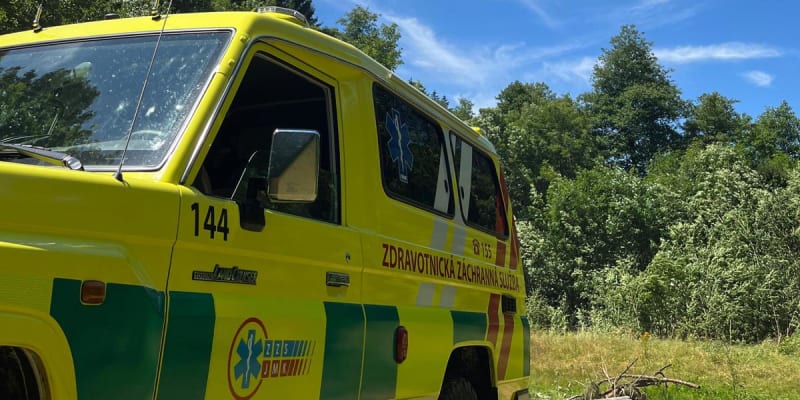 Zásah záchranářů uprostřed lesa nedaleko Senorad na Brněnsku