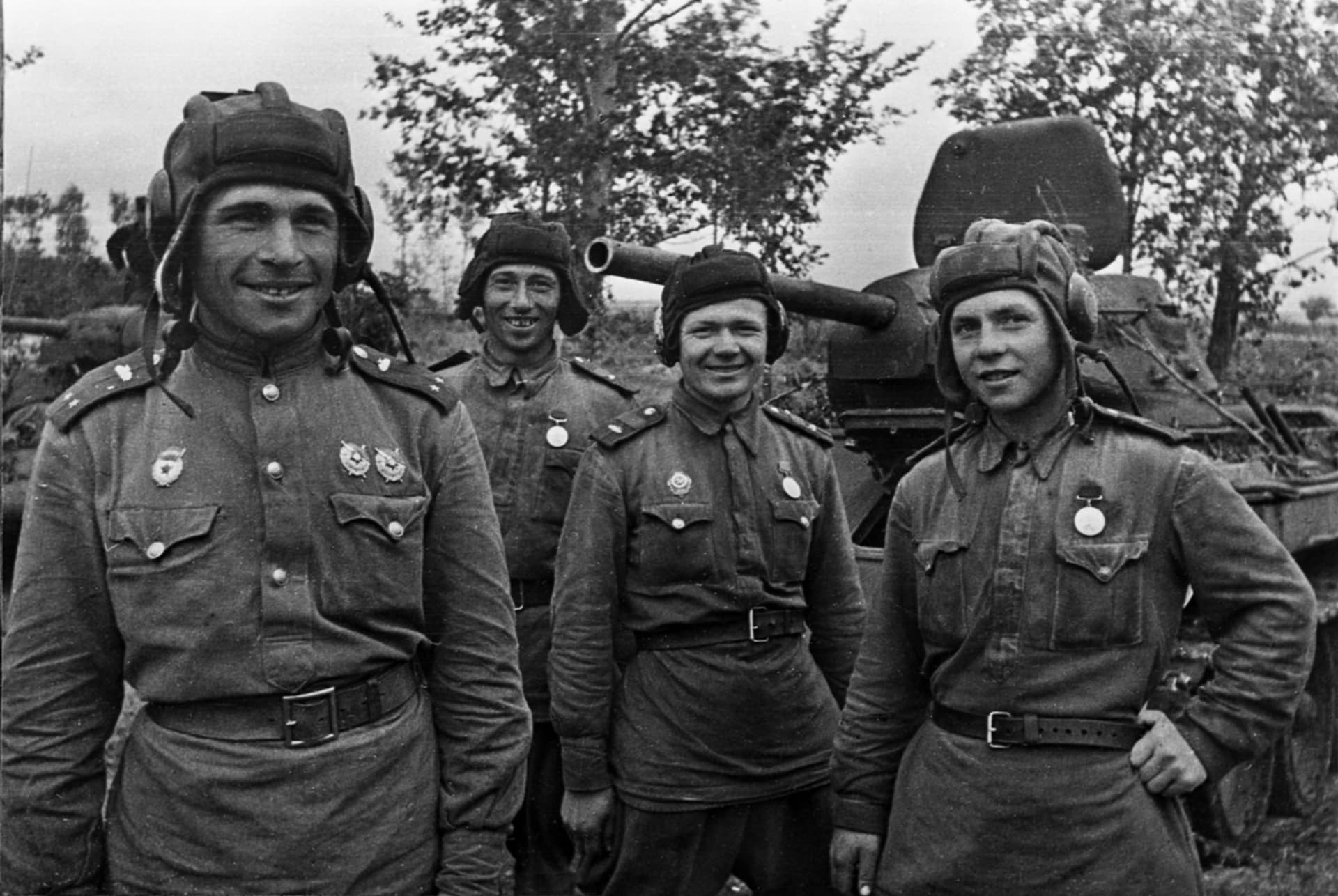 Tahle sovětská tanková posádka měla štěstí, bitvu u Prochorovky přežila 