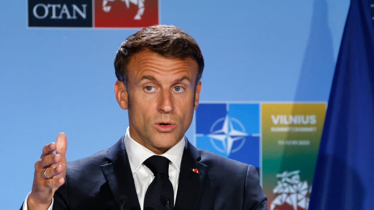 Francouzský prezident Emmanuel Macron na summitu NATO ve Vilniusu.