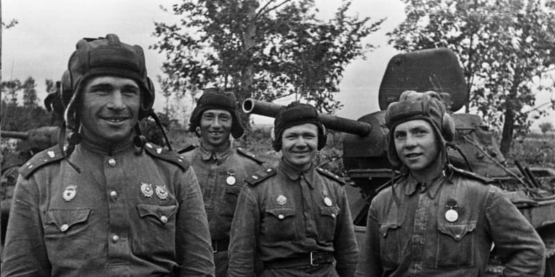 Tahle sovětská tanková posádka měla štěstí, bitvu u Prochorovky přežila 