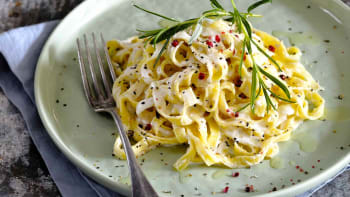 Skromně a chutně: Těstoviny cacio e pepe ricotta podle Pasta Queen 