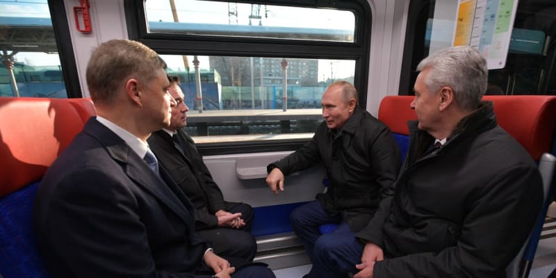 Snímek z roku 2019, kdy se ještě Putin nebál objevit se na veřejnosti