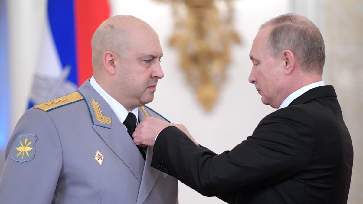 Smrt, vyhazov i zmizení. Putin ztrácí generály, vyloučena není ani válka uvnitř ruské armády