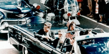 Nové svědectví o Kennedyho smrti: Agent zpochybňuje magickou kulku, střelců mohlo být víc