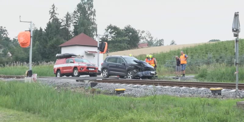 V Ropici na Třinecku došlo k další nehodě osobního auta s vlakem.