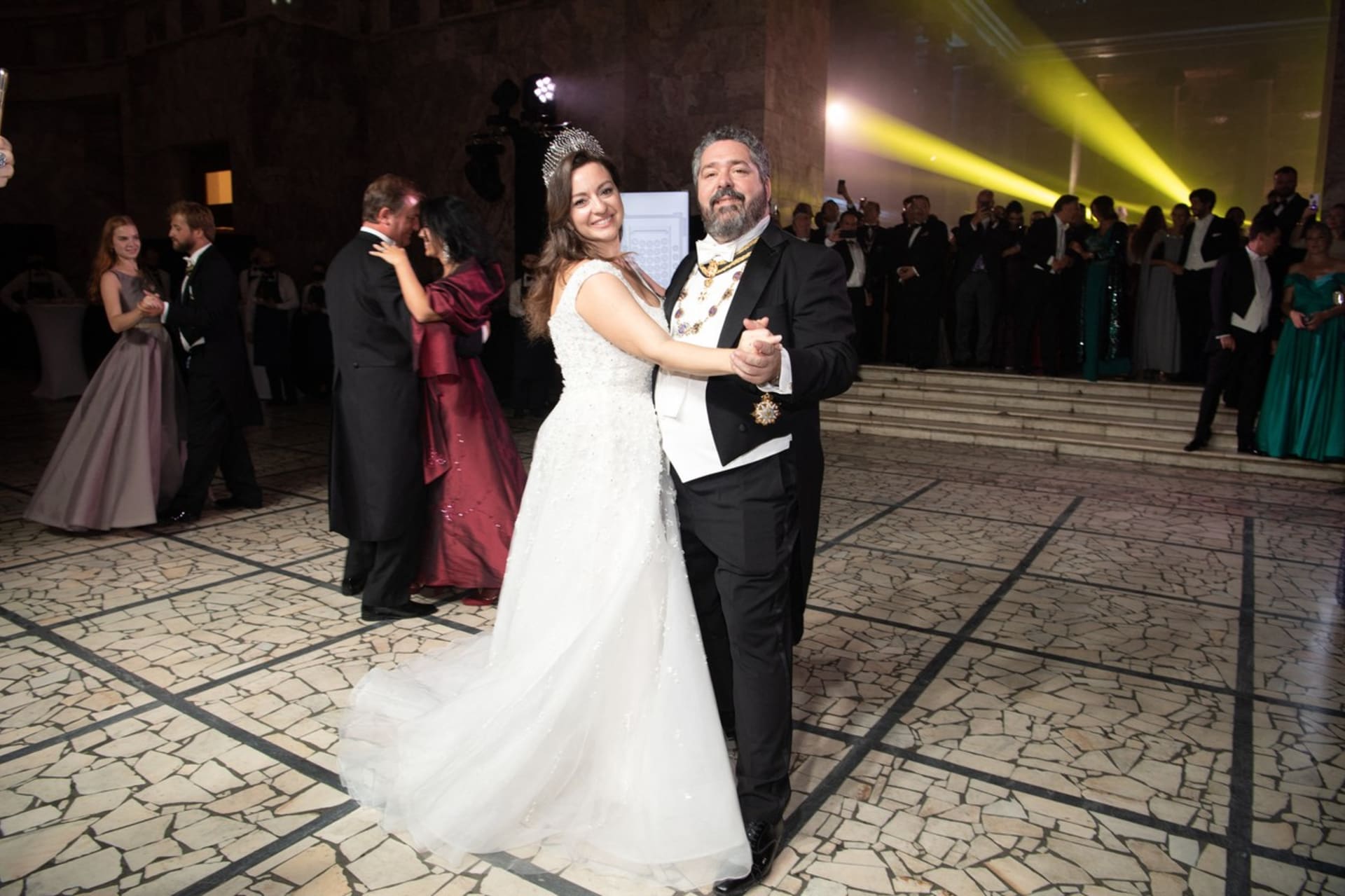 Georgij Michajlovič při svatebním tanci se svou italskou nevěstou.