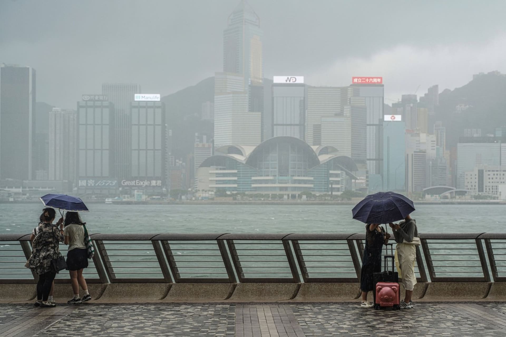 Do Číny dorazil tajfun Talim, úřady evakuovaly 230 tisíc lidí.
