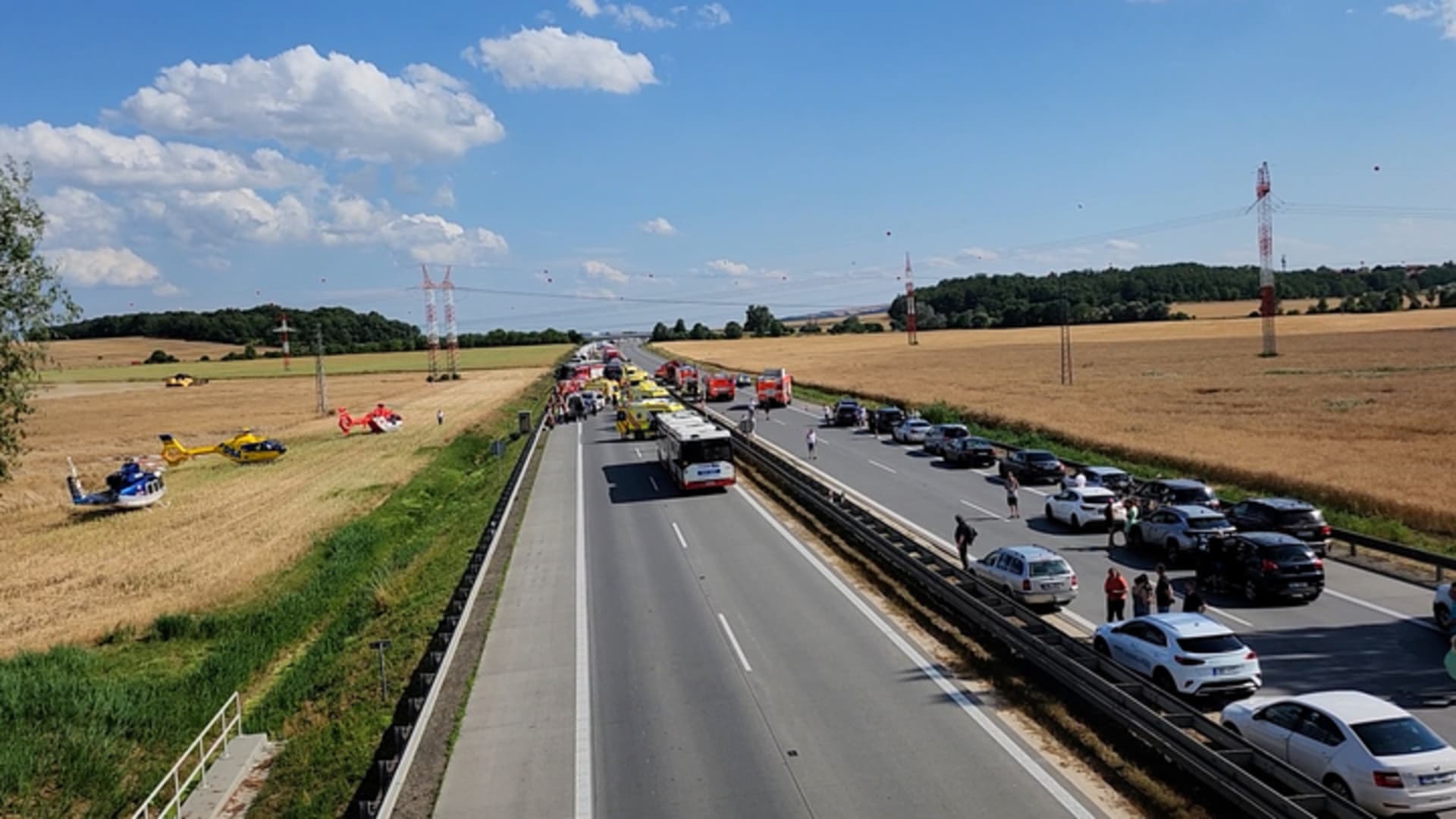 Nehoda dvou autobusů na dálnici D2 u Brna