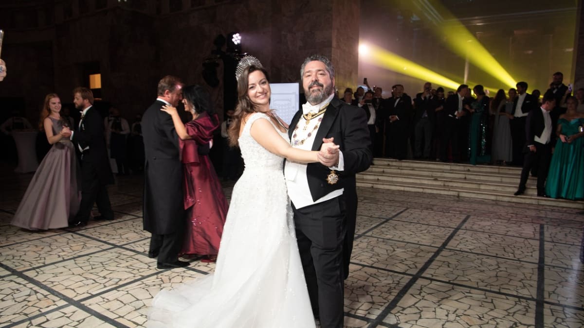 Georgij Michajlovič při svatebním tanci se svou italskou nevěstou.