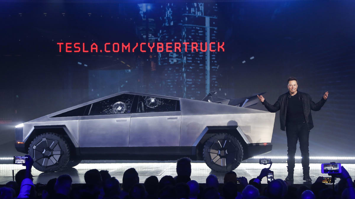 Šéf Tesly Elon Musk při premiéře prototypu Cybertruck v roce 2019.