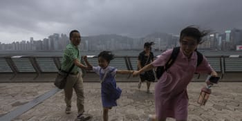 Tajfun Talim bičuje Čínu. Úřady evakuovaly 230 tisíc lidí, uzavřely 68 turistických destinací